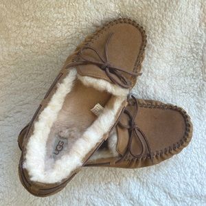 UGG brown slippers with corded bow tie, Women’s size 6, EUC